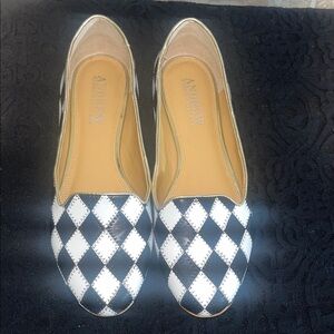 Andrew Stevens Charlotte style black and white patchwork flat